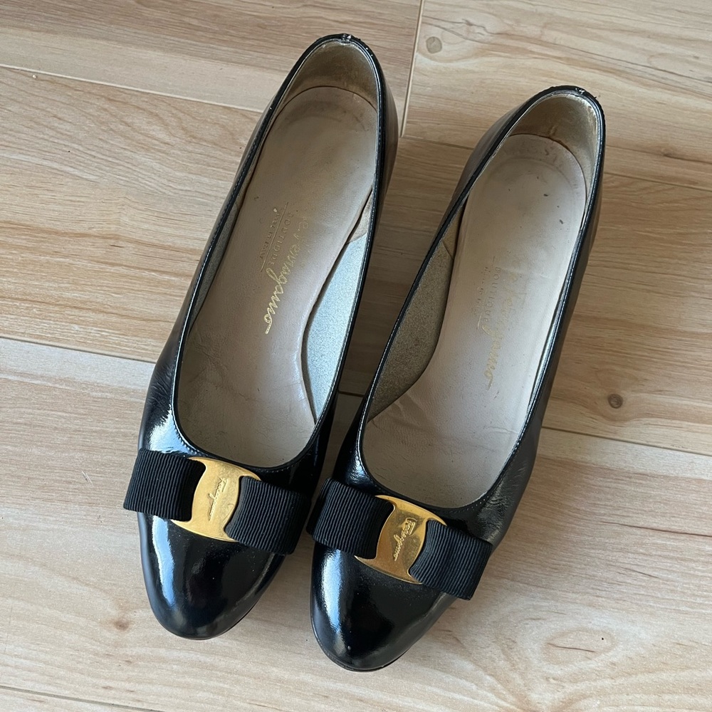 Salvatore Ferragamo Ballet Kitten Heel size 6.5